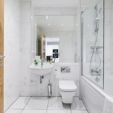 Montreal Luxury 5 Star By Your Perfect Short Lets With Netflix & Fast Wifi