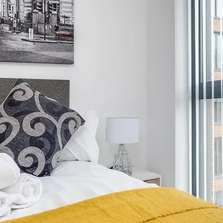 Apartament Montreal Luxury 5 Star By Your Perfect Short Lets With Netflix & Fast Wifi Birmingham
