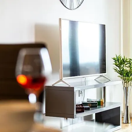 Montreal Luxury 5 Star By Your Perfect Short Lets With Netflix & Fast Wifi