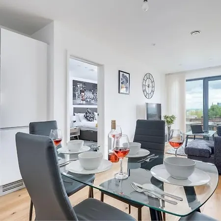 Apartament Montreal Luxury 5 Star By Your Perfect Short Lets With Netflix & Fast Wifi